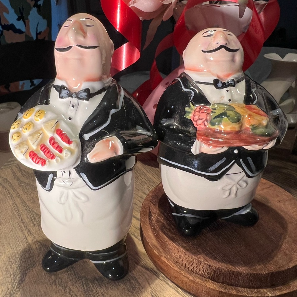 Charming Chef Figurines - Black and White S & P shakers